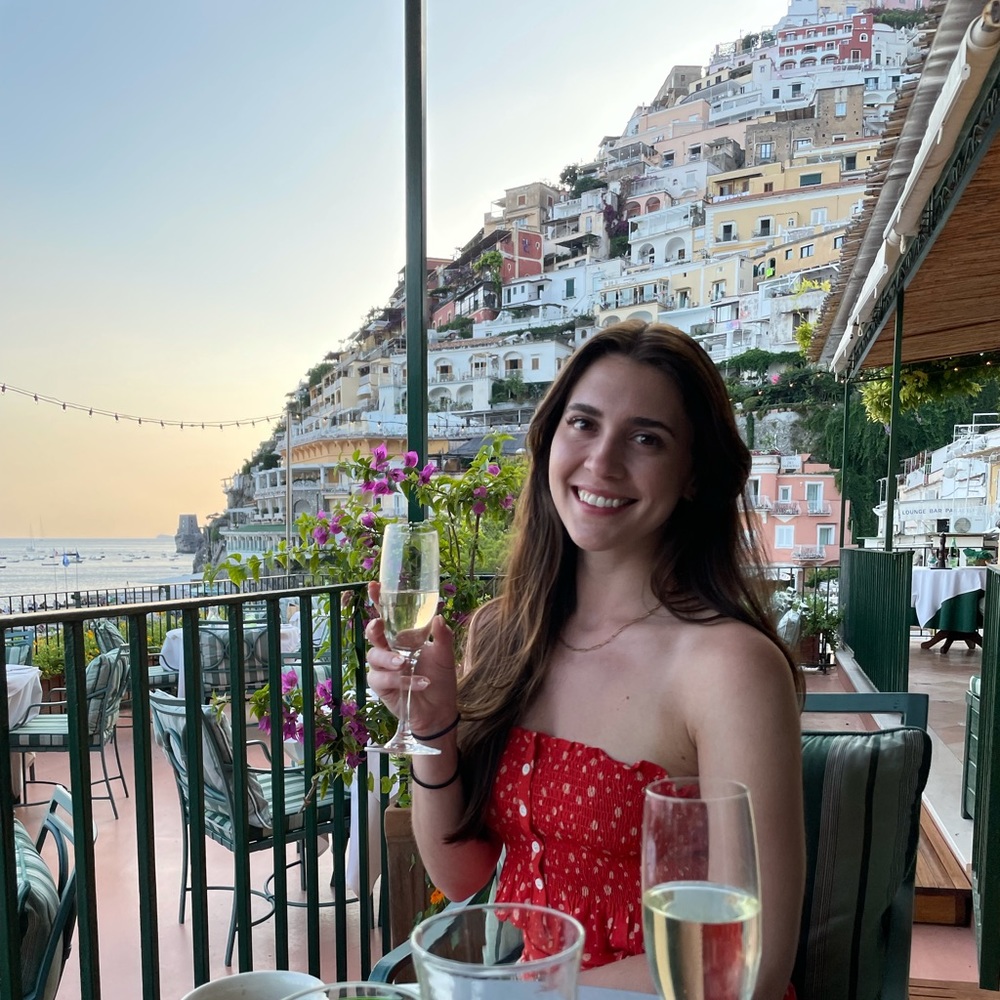 Meet your Posher, Alyssa